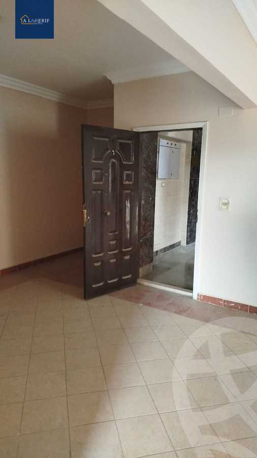 https://aqarmap.com.eg/ar/listing/5878395-for-rent-cairo-6th-of-october-el-ahyaa-neighborhood-1st-al-maahad