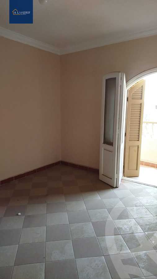 https://aqarmap.com.eg/ar/listing/5878395-for-rent-cairo-6th-of-october-el-ahyaa-neighborhood-1st-al-maahad