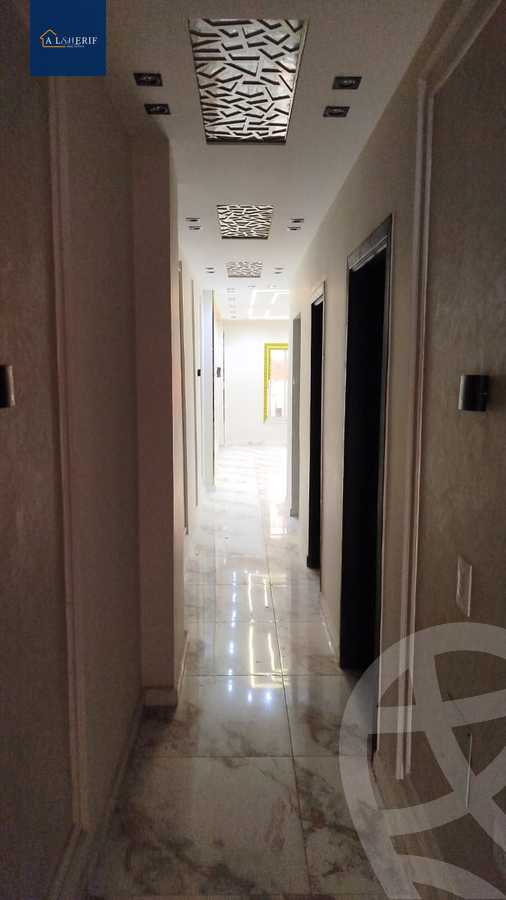 https://aqarmap.com.eg/en/listing/5882033-for-sale-cairo-6th-of-october-el-ahyaa-neighborhood-2nd-dr-mohammed-mogahed-st