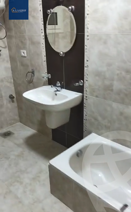 https://aqarmap.com.eg/ar/listing/5931698-for-rent-cairo-6th-of-october-el-ahyaa-neighborhood-1st-rich-bake-st
