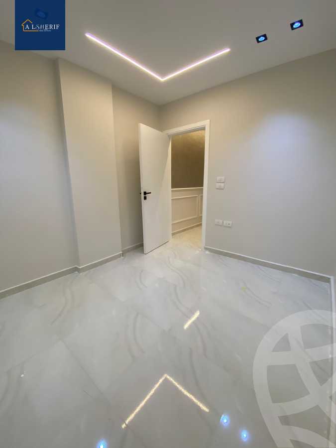https://aqarmap.com.eg/en/listing/5963586-for-sale-cairo-6th-of-october-el-ahyaa-neighborhood-4th-district-no-7