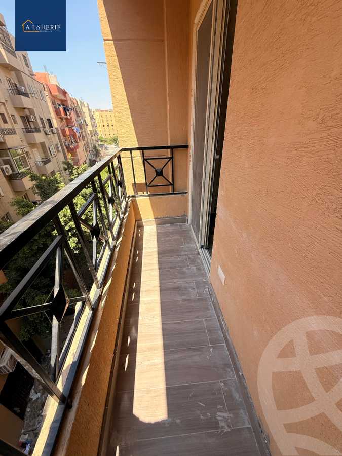 https://aqarmap.com.eg/en/listing/6141780-for-sale-cairo-6th-of-october-el-ahyaa-neighborhood-5th-street-2