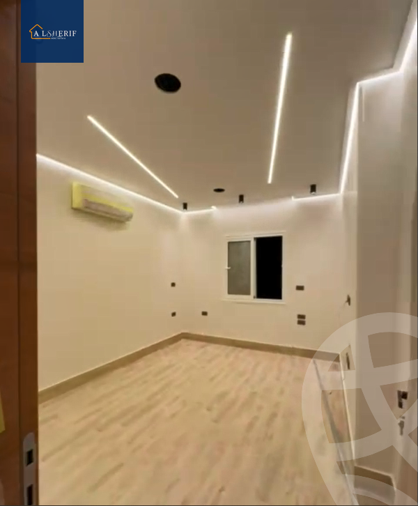 https://aqarmap.com.eg/ar/listing/6150687-for-sale-cairo-6th-of-october-featured-neighborhood-first-touristic-village-el-shaheed-mohammed-abdul-latif-alshimi-st