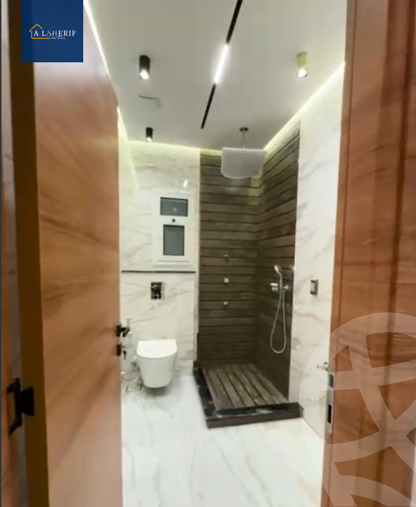 https://aqarmap.com.eg/ar/listing/6150687-for-sale-cairo-6th-of-october-featured-neighborhood-first-touristic-village-el-shaheed-mohammed-abdul-latif-alshimi-st