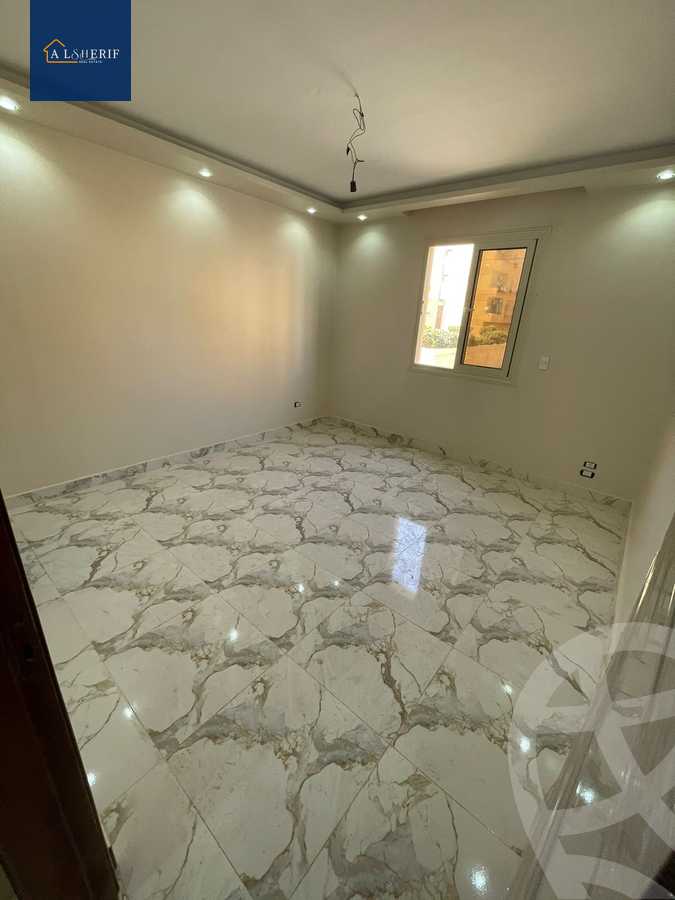 https://aqarmap.com.eg/ar/listing/6159786-for-sale-cairo-6th-of-october-el-ahyaa-neighborhood-5th-street-2