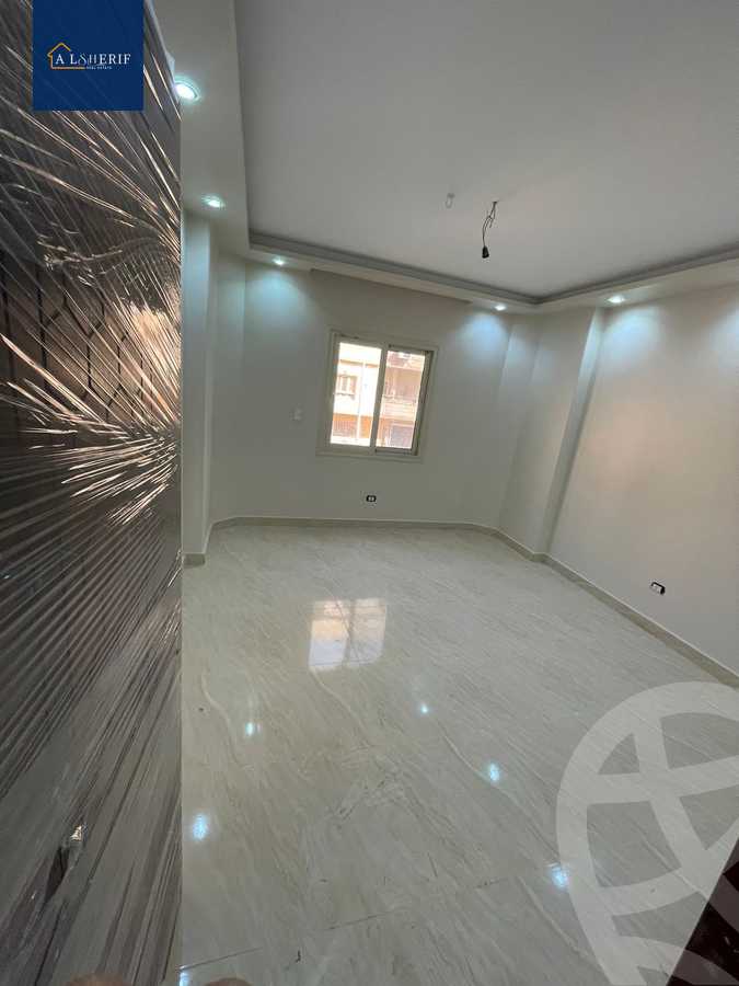 https://aqarmap.com.eg/ar/listing/6159786-for-sale-cairo-6th-of-october-el-ahyaa-neighborhood-5th-street-2