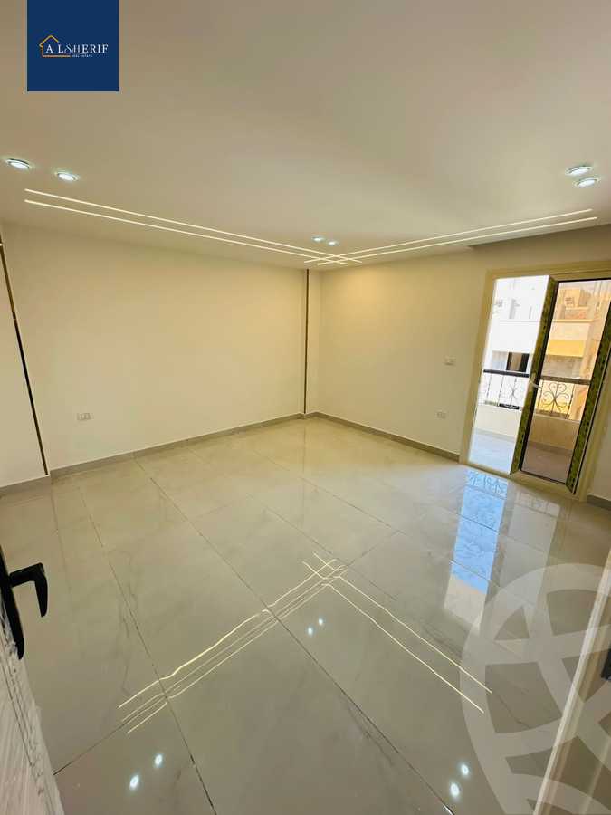 https://aqarmap.com.eg/en/listing/6183558-for-sale-cairo-6th-of-october-el-ahyaa-neighborhood-2nd-divided-from-al-kafrawei-st