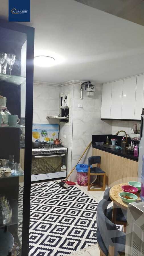 https://aqarmap.com.eg/ar/listing/6229696-for-sale-cairo-6th-of-october-el-ahyaa-neighborhood-3rd-al-hay-al-thalith-st