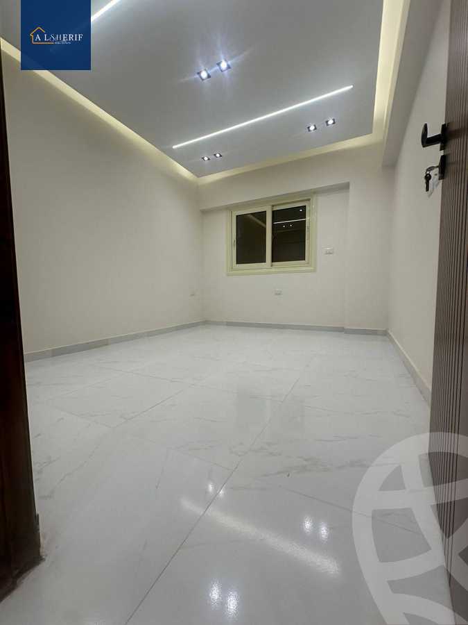 https://aqarmap.com.eg/ar/listing/6240001-for-sale-cairo-6th-of-october-el-ahyaa-neighborhood-1st-eighth-neighborhood