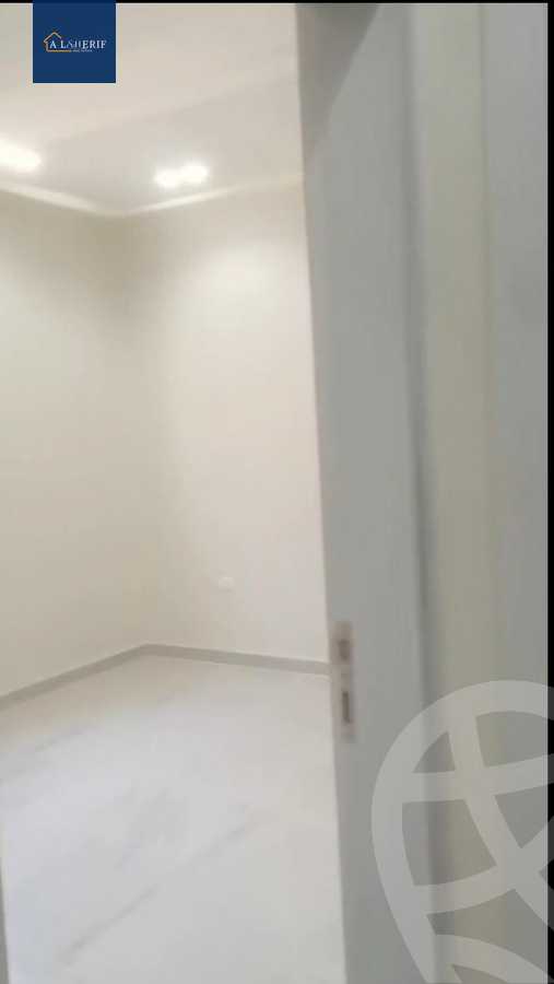 https://aqarmap.com.eg/en/listing/6289005-for-rent-cairo-6th-of-october-el-ahyaa-neighborhood-2nd-divided-from-al-kafrawei-st