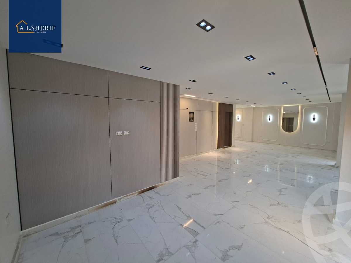 https://aqarmap.com.eg/en/listing/6300914-for-sale-cairo-6th-of-october-el-ahyaa-neighborhood-2nd-divided-from-al-kafrawei-st