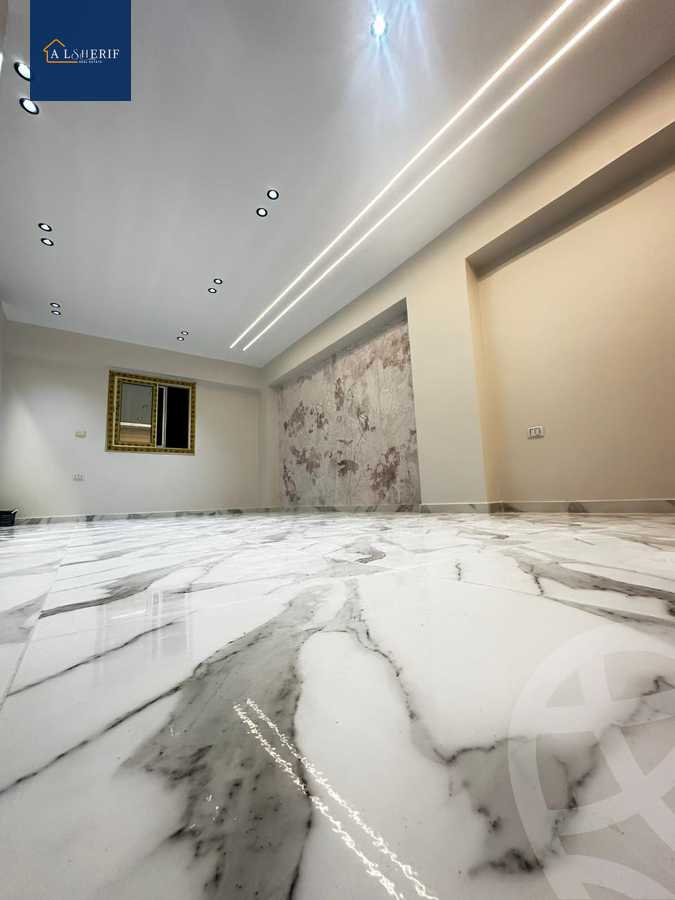 https://aqarmap.com.eg/en/listing/6301083-for-sale-cairo-6th-of-october-el-ahyaa-neighborhood-2nd-divided-from-al-kafrawei-st
