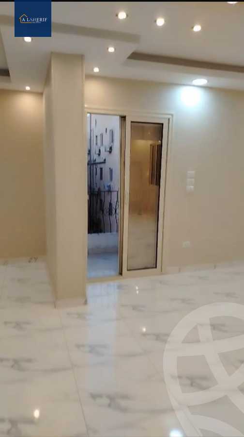https://aqarmap.com.eg/en/listing/6309387-for-sale-cairo-6th-of-october-el-ahyaa-neighborhood-1st-rich-bake-st