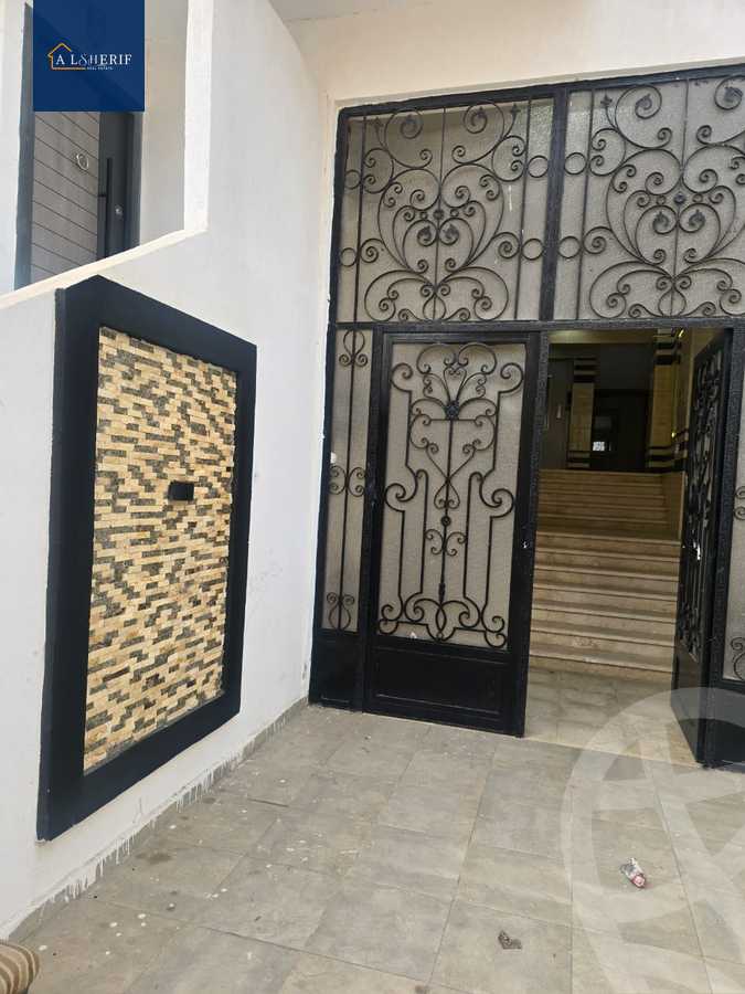https://aqarmap.com.eg/en/listing/6331940-for-sale-cairo-6th-of-october-el-ahyaa-neighborhood-3rd-al-hay-al-thalith-st
