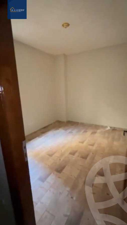 https://aqarmap.com.eg/ar/listing/6335172-for-sale-cairo-6th-of-october-el-ahyaa-neighborhood-2nd-divided-from-al-kafrawei-st