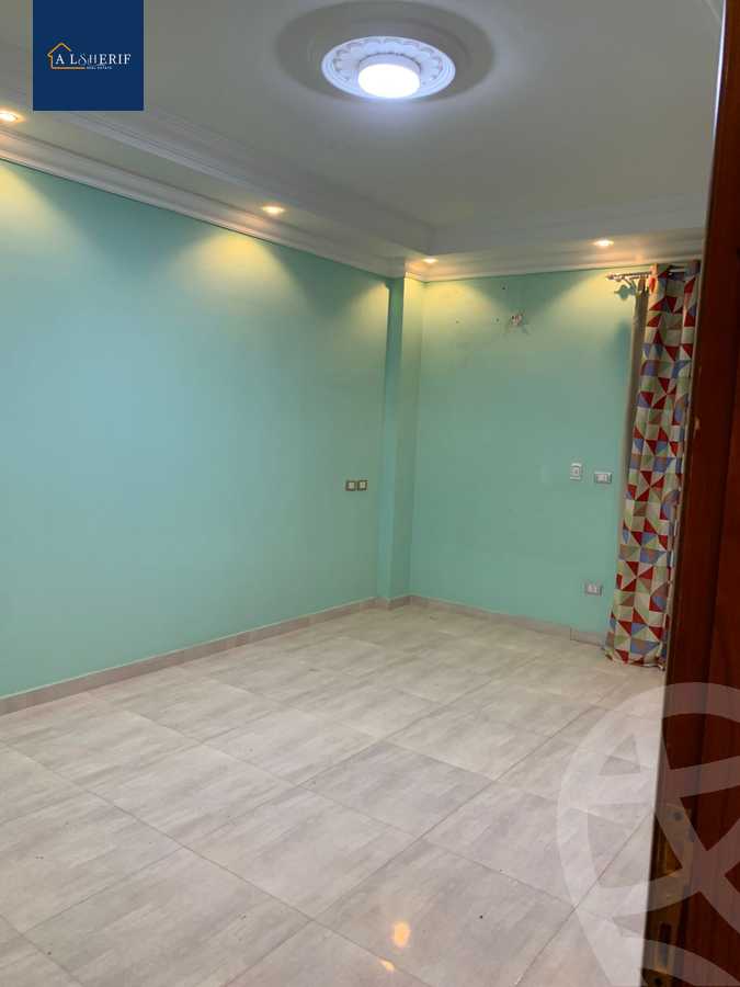 https://aqarmap.com.eg/ar/listing/6379692-for-sale-cairo-6th-of-october-el-ahyaa-neighborhood-2nd-divided-from-al-kafrawei-st
