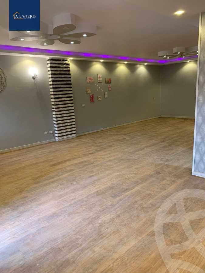 https://aqarmap.com.eg/ar/listing/6379692-for-sale-cairo-6th-of-october-el-ahyaa-neighborhood-2nd-divided-from-al-kafrawei-st