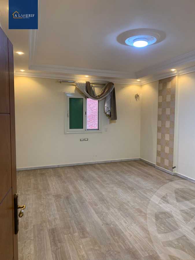 https://aqarmap.com.eg/ar/listing/6379692-for-sale-cairo-6th-of-october-el-ahyaa-neighborhood-2nd-divided-from-al-kafrawei-st