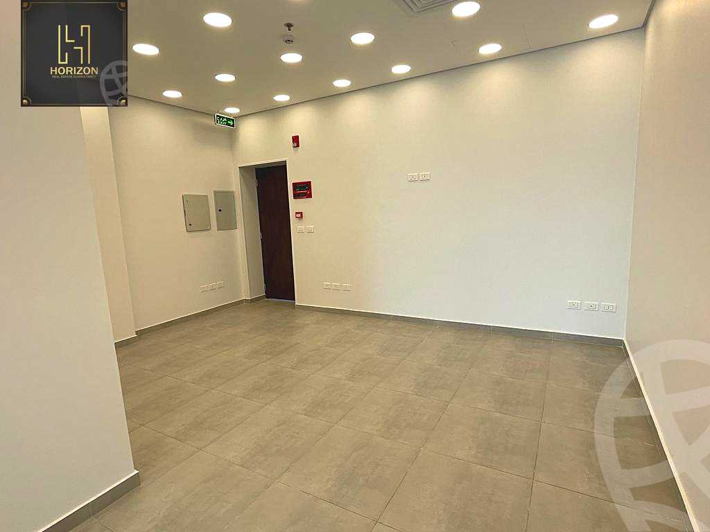 https://aqarmap.com.eg/en/listing/3809918-for-rent-cairo-new-cairo-compounds-jwr-kwmyrshyl-kwmblks-makeplace
