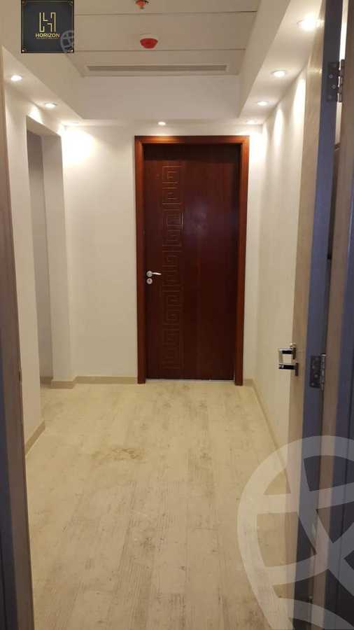 https://aqarmap.com.eg/ar/listing/5604774-for-rent-cairo-new-cairo-compounds-tryfywm-byzns-kwmblks-nm-llttwyr