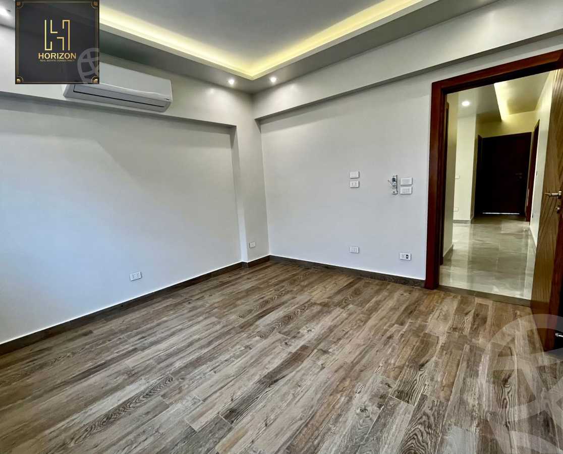 https://aqarmap.com.eg/en/listing/6209416-for-rent-cairo-new-cairo-compounds-mountain-view-hyde-park