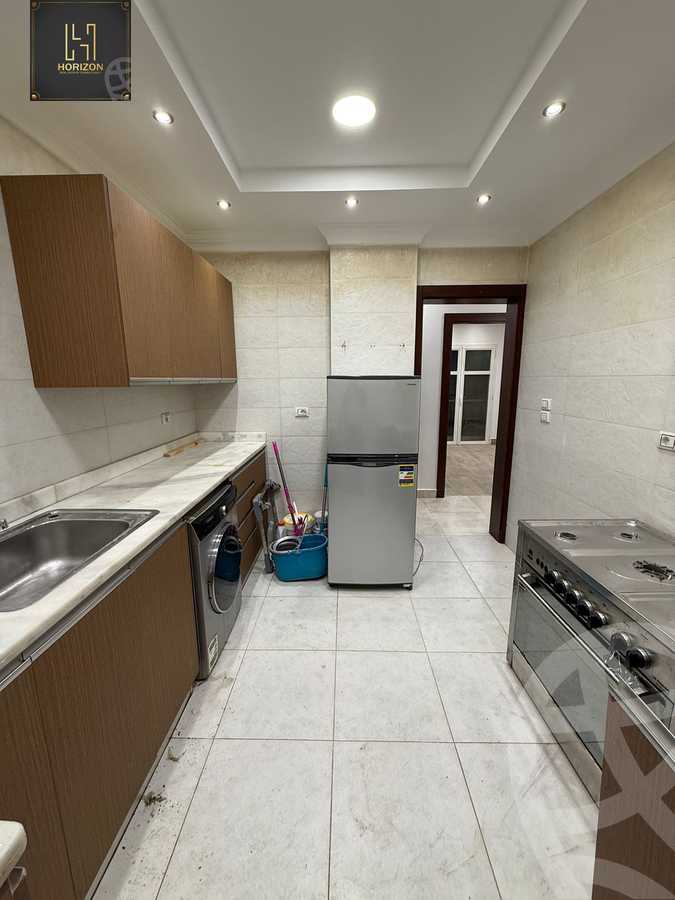 https://aqarmap.com.eg/en/listing/6239150-for-rent-cairo-new-cairo-compounds-hyde-park-centre-ville-hyde-park