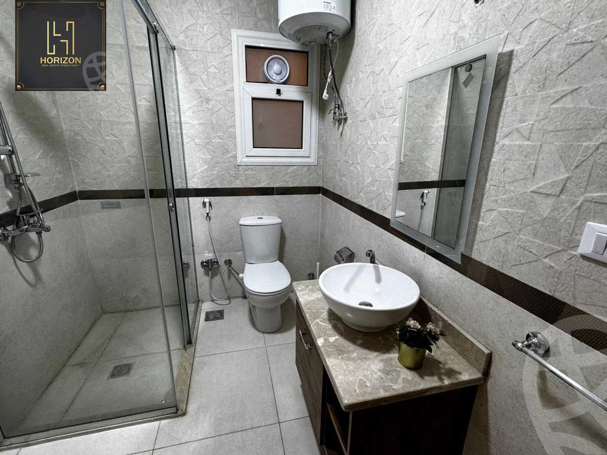 https://aqarmap.com.eg/en/listing/6242392-for-rent-cairo-new-cairo-compounds-mountain-view-hyde-park