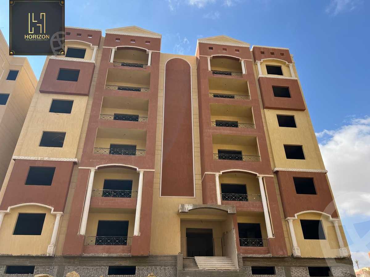 https://aqarmap.com.eg/en/listing/6257501-for-sale-cairo-new-cairo-compounds-loaloat-new-cairo