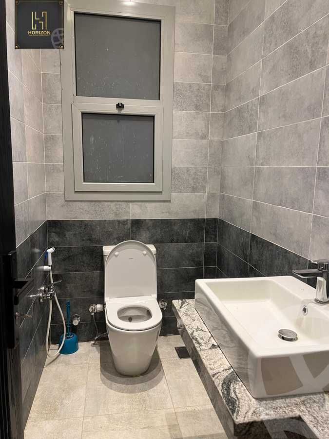 https://aqarmap.com.eg/ar/listing/6260135-for-rent-cairo-new-cairo-compounds-kmbwnd-fyldj-jyt-blm-hylz