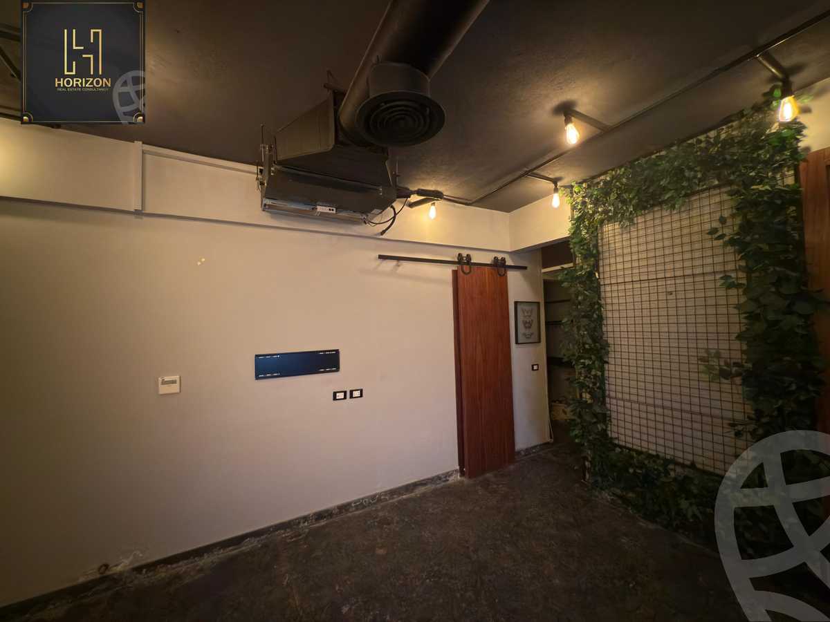 https://aqarmap.com.eg/en/listing/6320247-for-sale-cairo-new-cairo-compounds-hyde-park-centre-ville-hyde-park