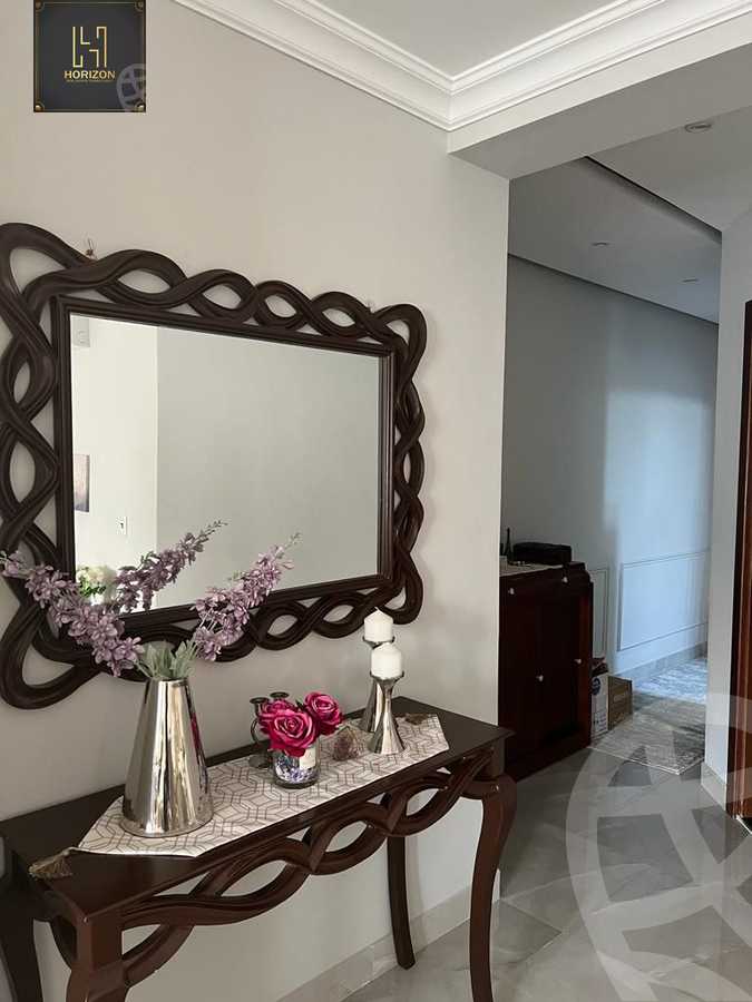 https://aqarmap.com.eg/ar/listing/6327861-for-sale-cairo-new-cairo-compounds-mountain-view-hyde-park