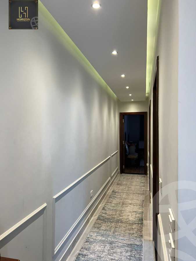 https://aqarmap.com.eg/ar/listing/6327861-for-sale-cairo-new-cairo-compounds-mountain-view-hyde-park