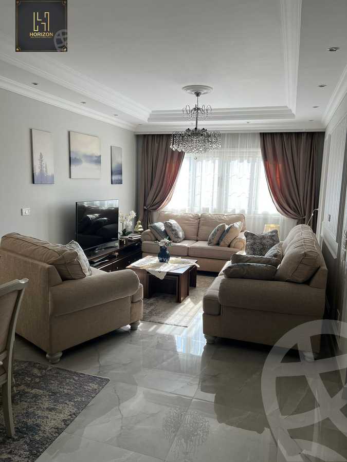https://aqarmap.com.eg/ar/listing/6327861-for-sale-cairo-new-cairo-compounds-mountain-view-hyde-park