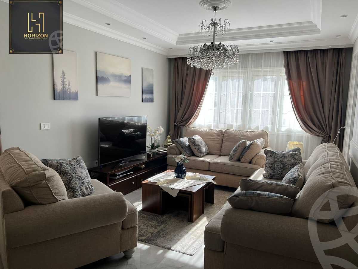 https://aqarmap.com.eg/ar/listing/6327861-for-sale-cairo-new-cairo-compounds-mountain-view-hyde-park