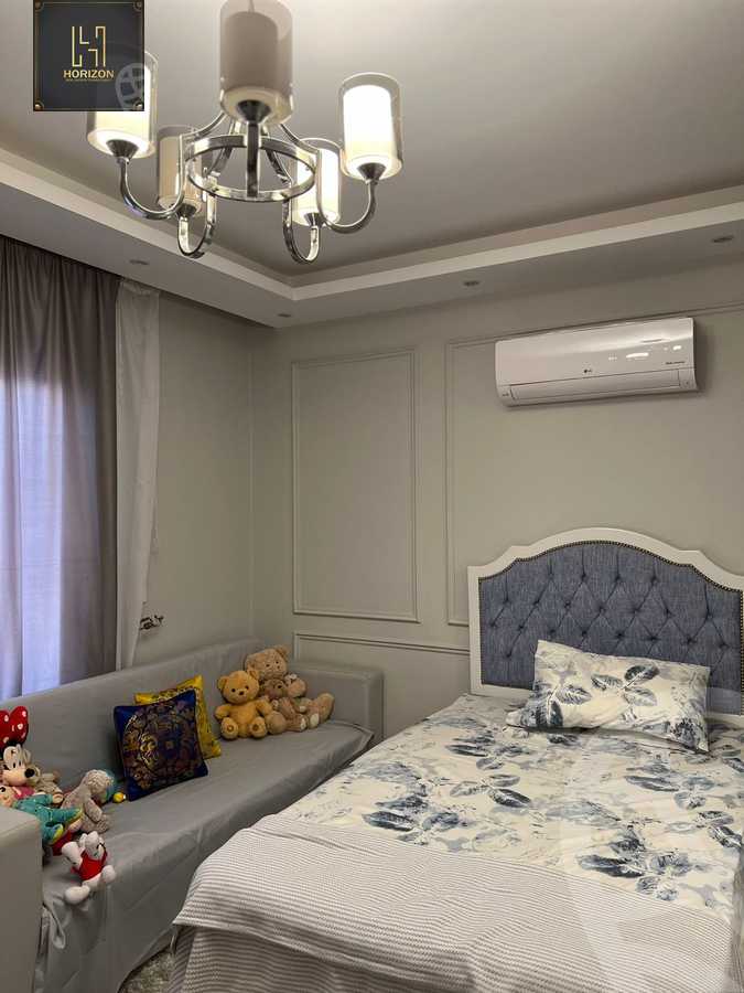 https://aqarmap.com.eg/ar/listing/6327861-for-sale-cairo-new-cairo-compounds-mountain-view-hyde-park