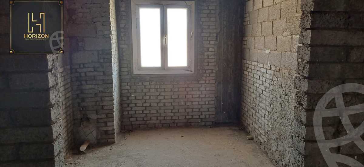https://aqarmap.com.eg/ar/listing/6356546-for-sale-cairo-new-cairo-compounds-mountain-view-hyde-park