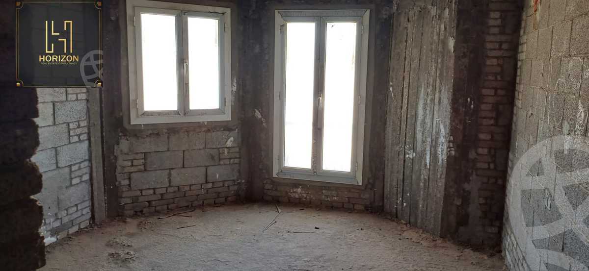 https://aqarmap.com.eg/ar/listing/6356546-for-sale-cairo-new-cairo-compounds-mountain-view-hyde-park