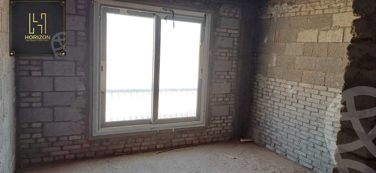 https://aqarmap.com.eg/ar/listing/6356546-for-sale-cairo-new-cairo-compounds-mountain-view-hyde-park