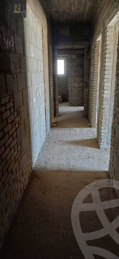 https://aqarmap.com.eg/ar/listing/6356546-for-sale-cairo-new-cairo-compounds-mountain-view-hyde-park