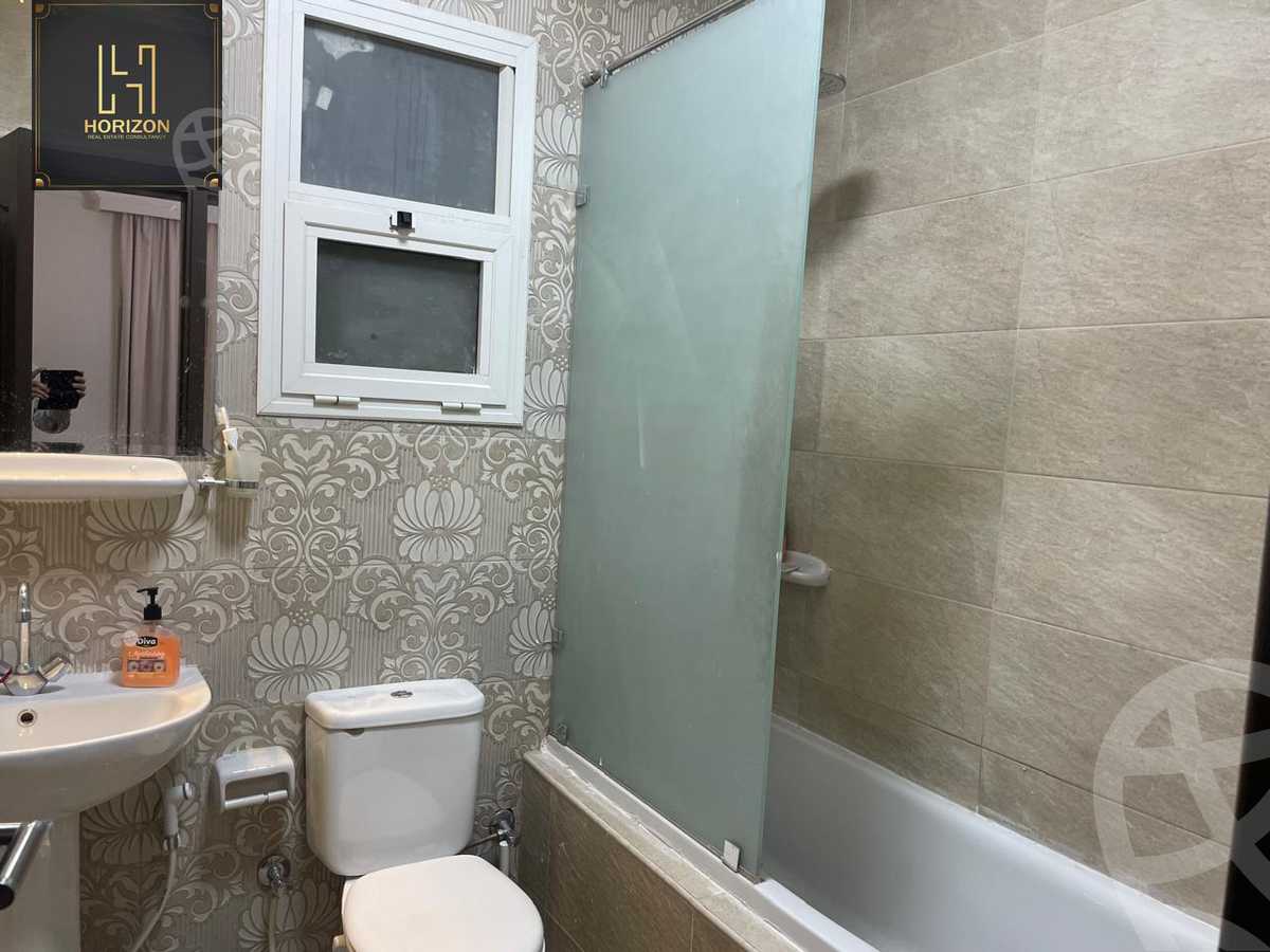 https://aqarmap.com.eg/ar/listing/6363496-for-rent-cairo-new-cairo-compounds-hyde-park-centre-ville-hyde-park