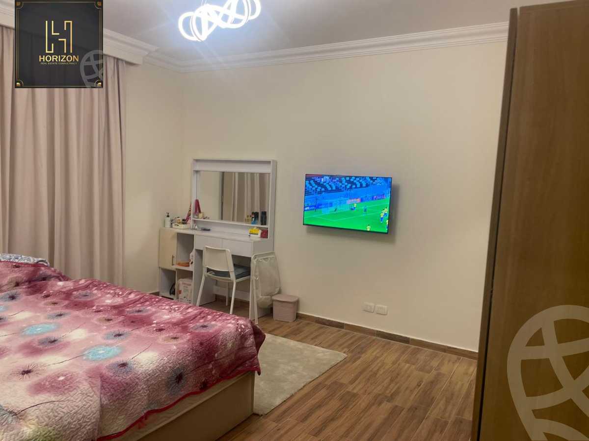 https://aqarmap.com.eg/ar/listing/6363496-for-rent-cairo-new-cairo-compounds-hyde-park-centre-ville-hyde-park
