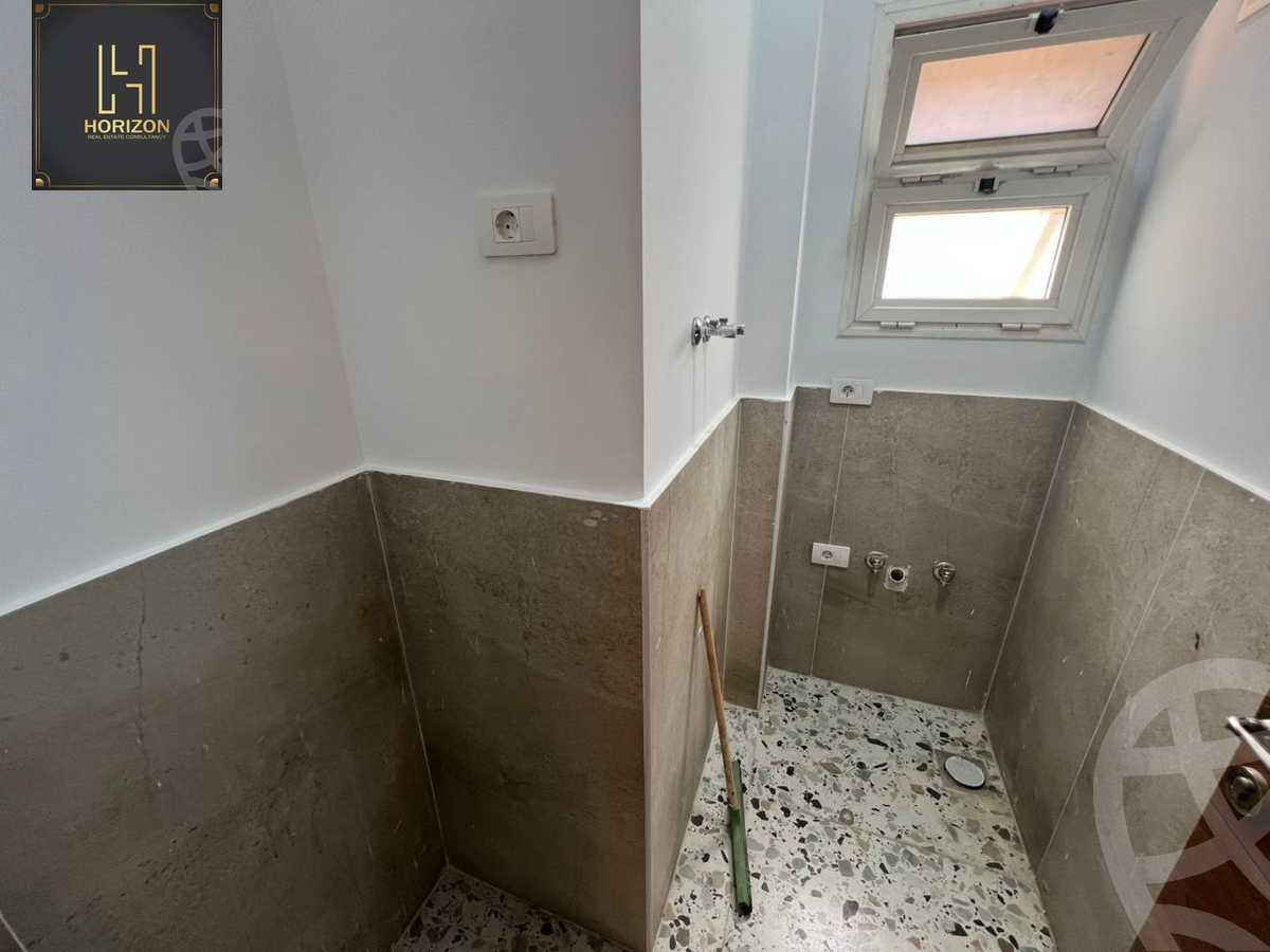 https://aqarmap.com.eg/en/listing/6403997-for-rent-cairo-new-cairo-compounds-hyde-park-centre-ville-hyde-park