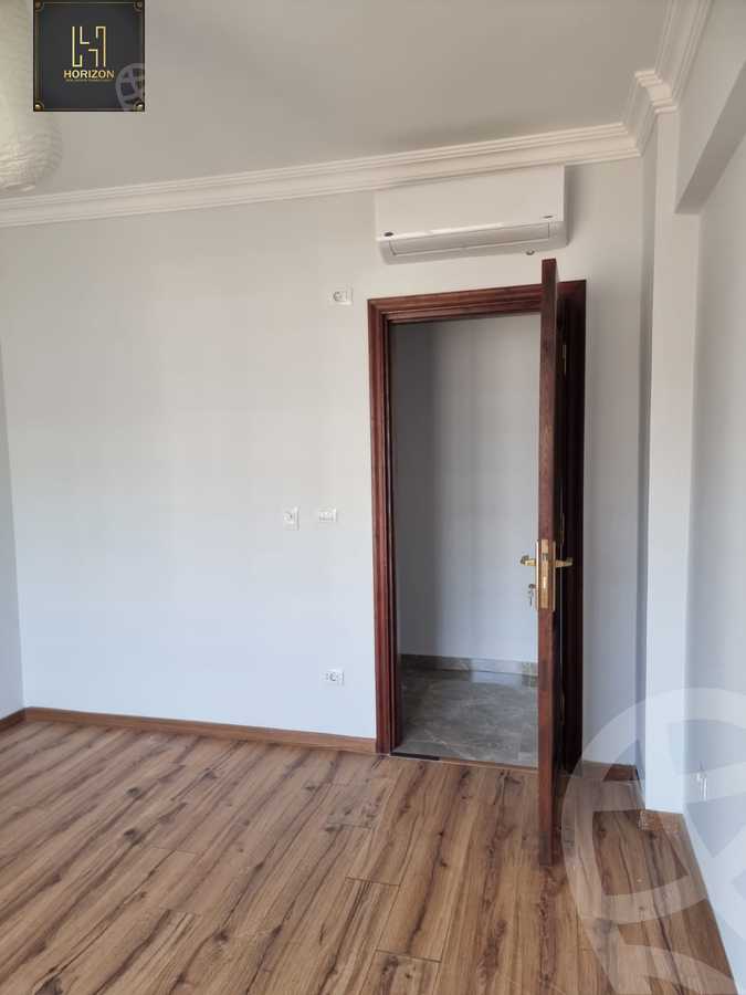 https://aqarmap.com.eg/en/listing/6525760-for-rent-cairo-new-cairo-compounds-mountain-view-hyde-park