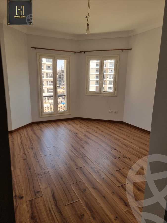 https://aqarmap.com.eg/en/listing/6525760-for-rent-cairo-new-cairo-compounds-mountain-view-hyde-park