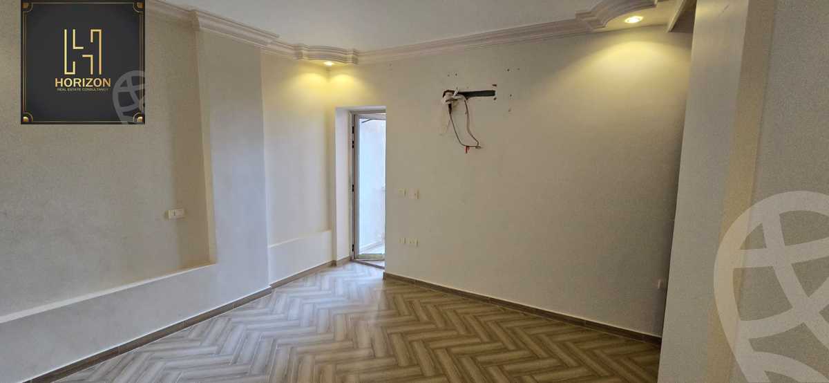 https://aqarmap.com.eg/ar/listing/6558326-for-rent-cairo-new-cairo-compounds-galleria-moon-valley