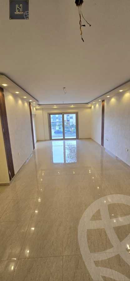 https://aqarmap.com.eg/ar/listing/6558326-for-rent-cairo-new-cairo-compounds-galleria-moon-valley