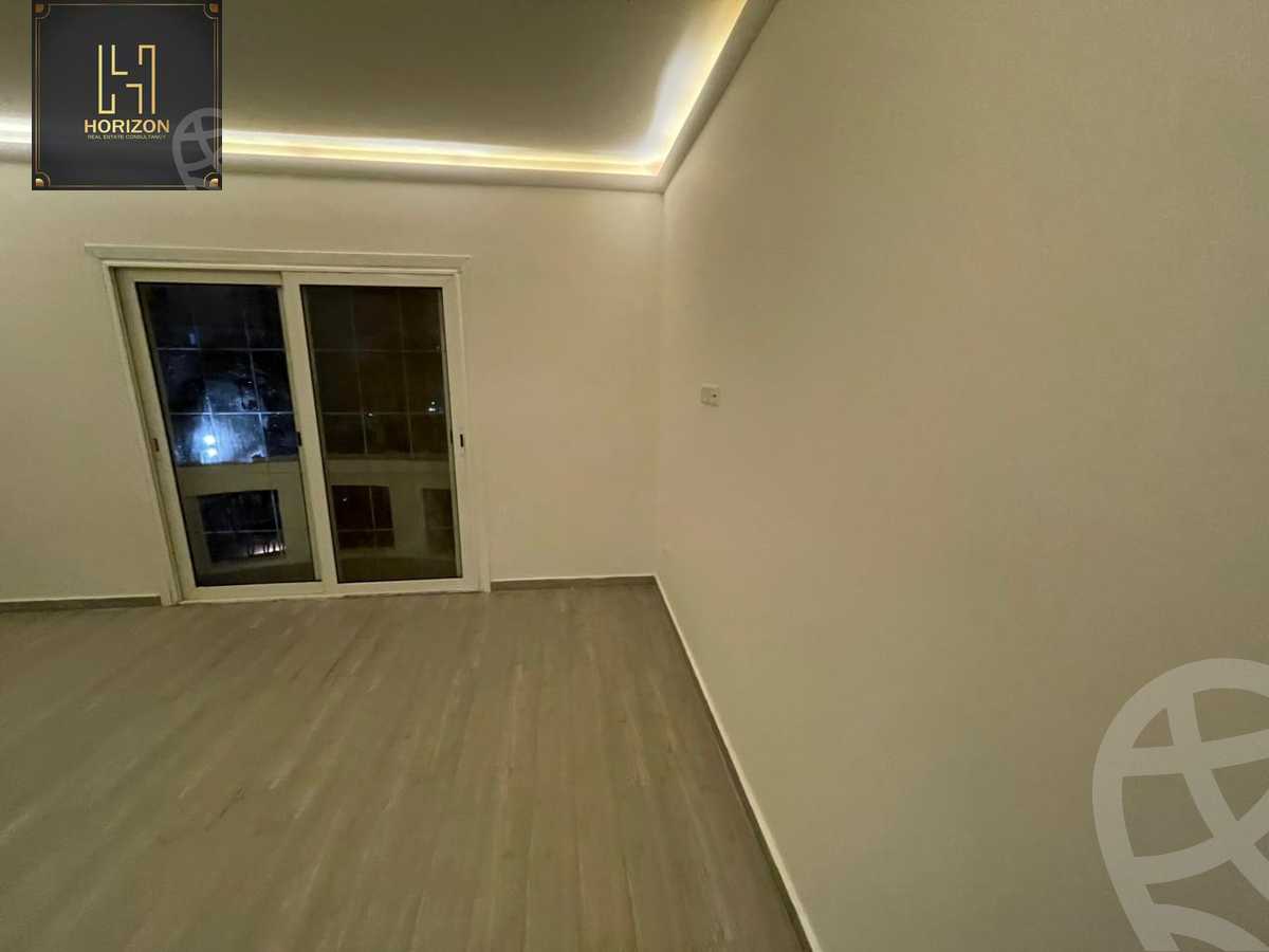 https://aqarmap.com.eg/ar/listing/6583333-for-rent-cairo-new-cairo-compounds-mountain-view-hyde-park