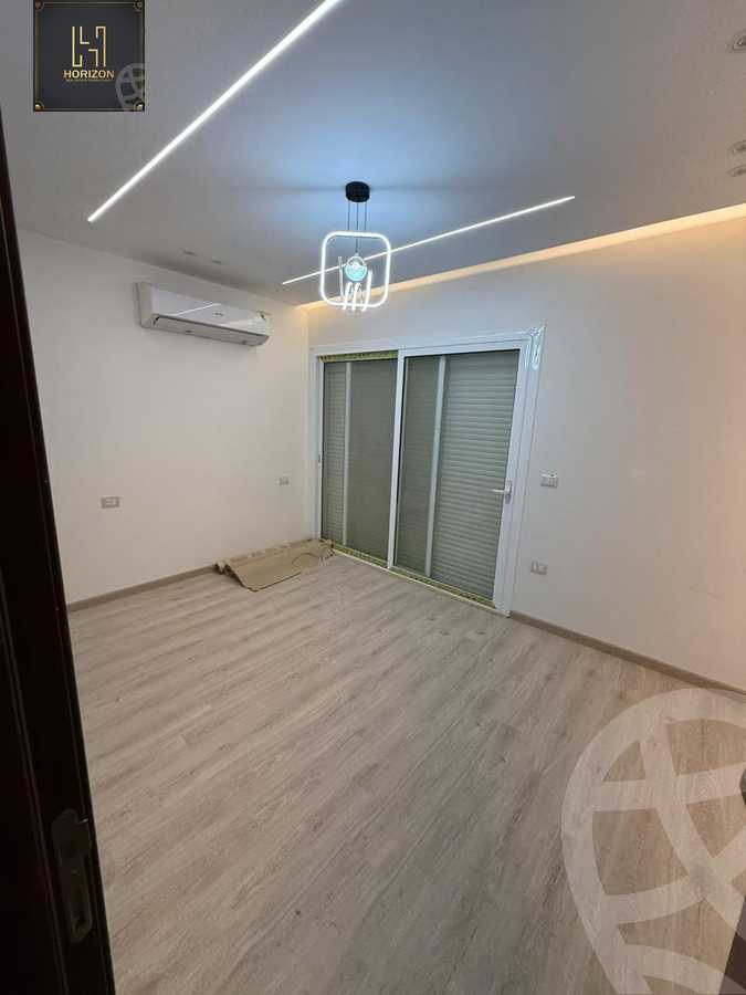 https://aqarmap.com.eg/en/listing/6597491-for-rent-cairo-new-cairo-compounds-hyde-park-centre-ville-hyde-park