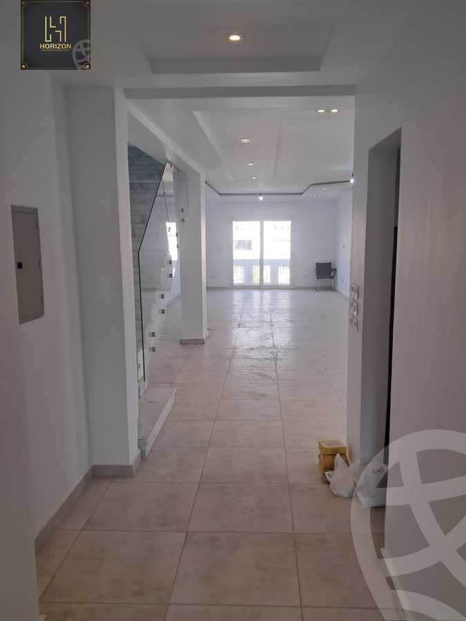 https://aqarmap.com.eg/en/listing/6597556-for-rent-cairo-new-cairo-compounds-mountain-view-hyde-park