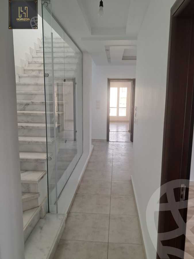 https://aqarmap.com.eg/en/listing/6597556-for-rent-cairo-new-cairo-compounds-mountain-view-hyde-park